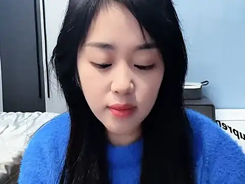 Lucky--Lucy online show from November 15, 2:40 pm