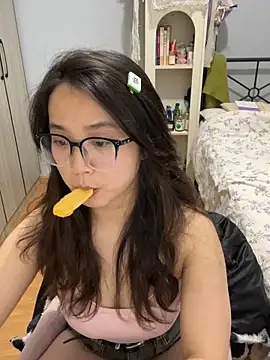 Hmm 0303 online show from March 15, 5:15 pm