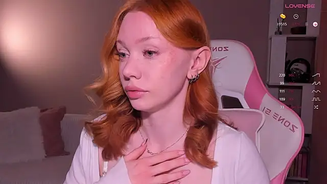 Elisahsthetics online show from April 19, 12:32 am