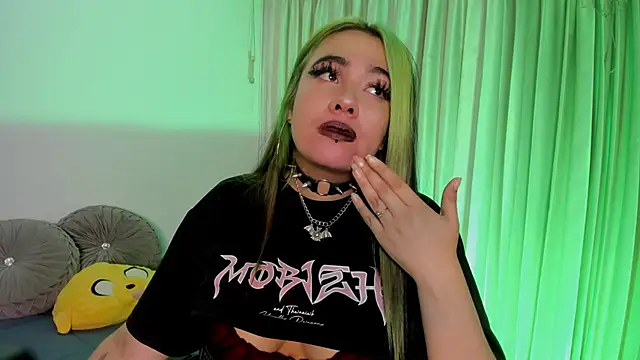 Lilith Zenith  online show from December 15, 4:50 am