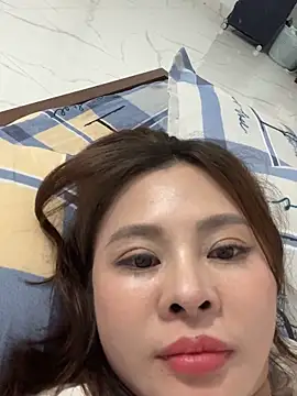 hellela-a online show from November 6, 6:14 pm