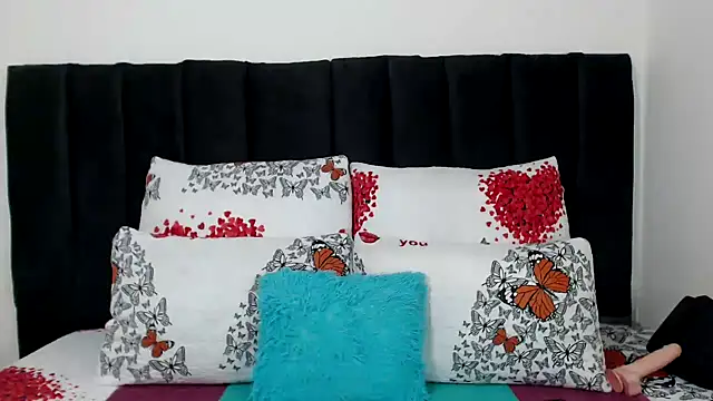 Miss-Berries online show from March 28, 1:21 pm