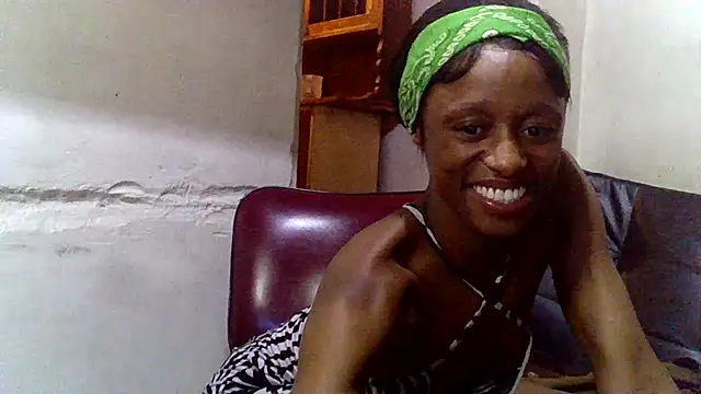 Nikistickyxx25 online show from December 13, 8:26 pm