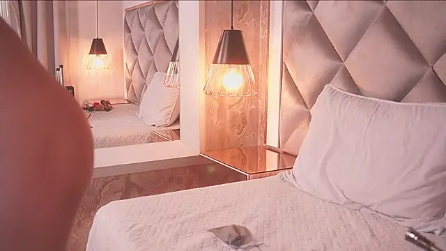 crystal gilton online show from February 16, 7:25 pm