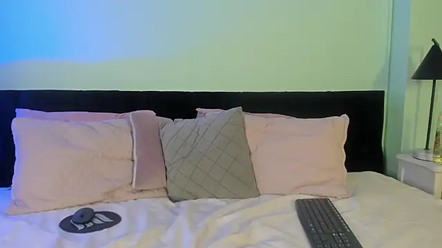 Ami Berner online show from December 18, 2:22 pm