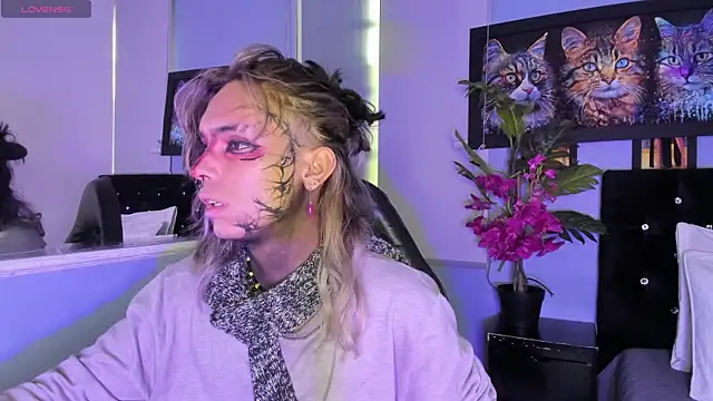 luxiel  online show from November 18, 9:27 pm