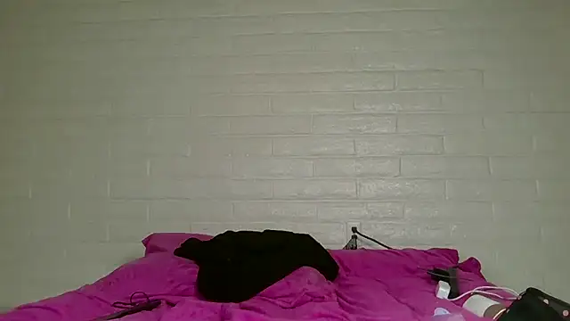 nikkibae33 online show from March 4, 4:30 am