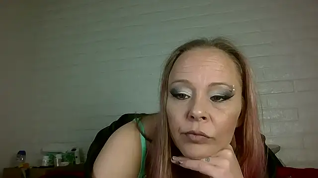 nikkibae33 online show from March 22, 4:24 pm