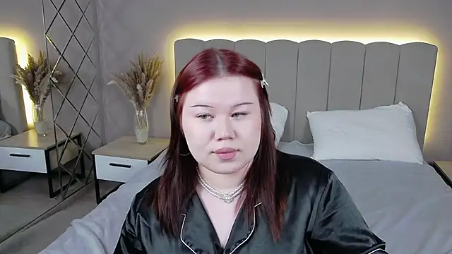 EvaNova  online show from April 4, 1:43 pm