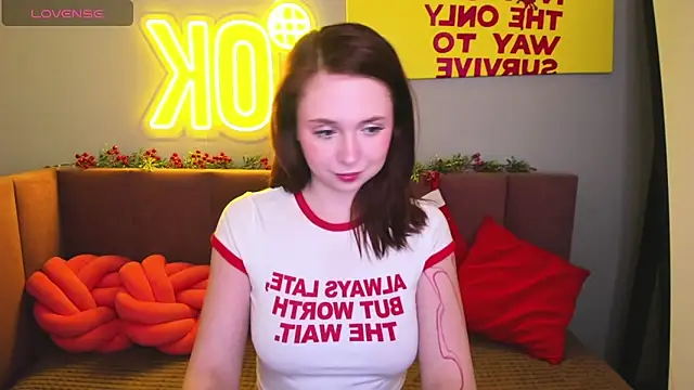 Erica Nelson online show from December 21, 1:32 am