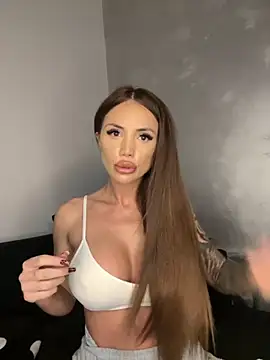 NicollleDiamondd online show from November 18, 10:00 pm