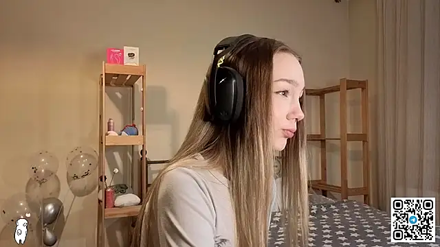 HoaPatton online show from December 14, 12:33 pm