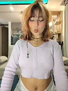 Sarah Lark- online show from July 8, 11:51 pm