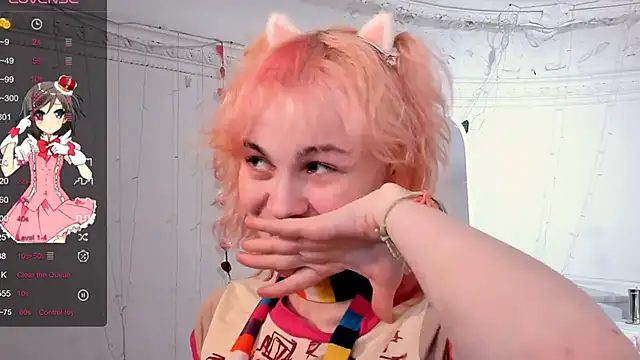 Awawrin online show from November 25, 9:15 pm