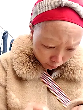 girl-hot2x online show from March 19, 3:00 am