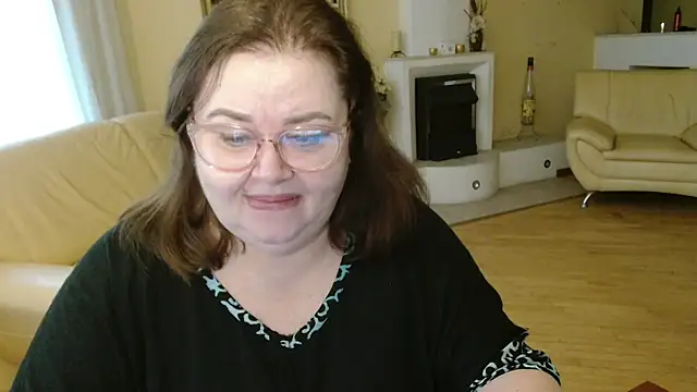 Natali-Gucci online show from November 30, 9:13 am