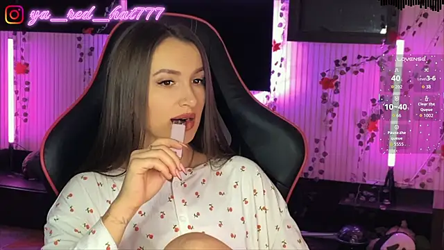 -RED HAT- online show from April 9, 5:18 pm