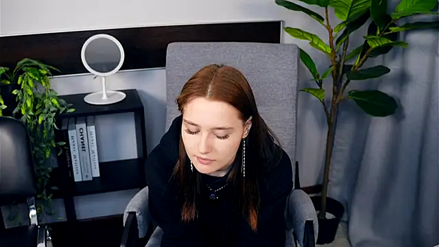 IsaParadiso online show from November 13, 8:35 am