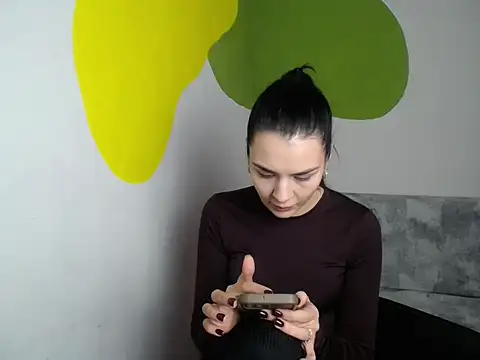 divina kira online show from December 16, 3:07 pm