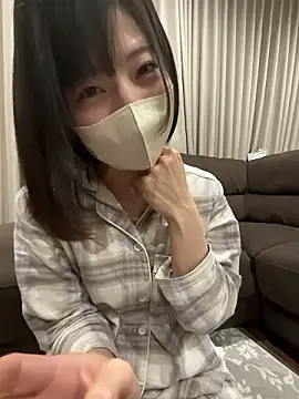 mayumichan13 online show from April 15, 8:20 pm