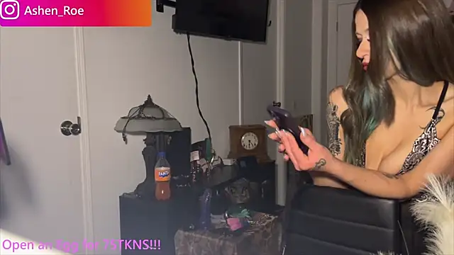 AshenRoe online show from April 9, 12:21 pm