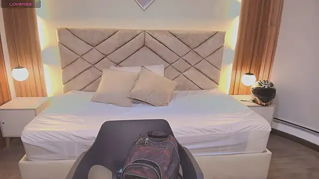 Laracooper  online show from February 12, 9:16 pm