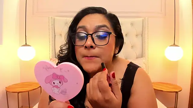 ViickyLee online show from February 13, 1:07 am