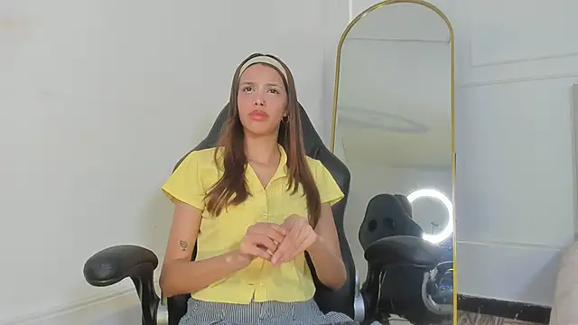 nicolvibes 212 online show from February 8, 9:18 pm