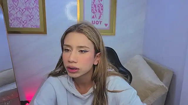 Evy Luxx v online show from April 11, 7:45 am