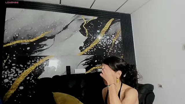 Reallyhotsexx333 online show from January 17, 1:35 am