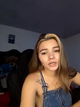 scarlethowens1 online show from May 23, 2:54 am