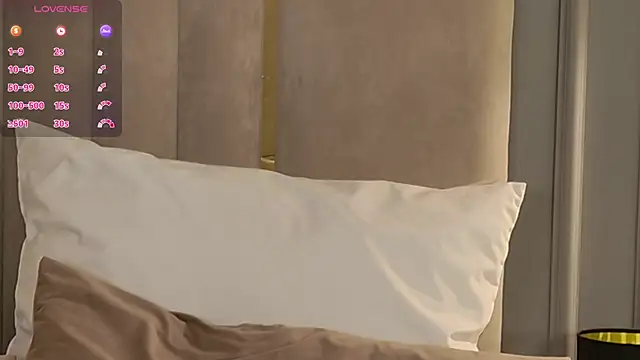 RileyHeaven online show from April 17, 6:43 pm