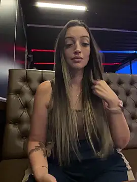 BelleLouise13 online show from April 16, 9:39 pm