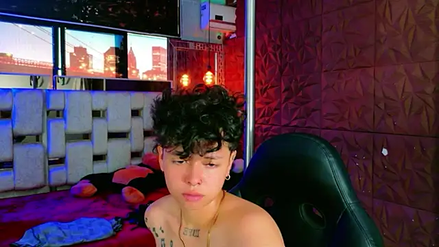 lunabustygirl online show from February 20, 12:50 pm