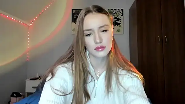 tinyglow online show from December 18, 6:23 pm