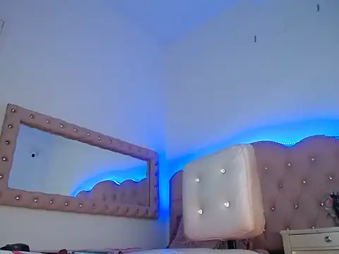 Sussan cooper online show from April 8, 7:49 pm