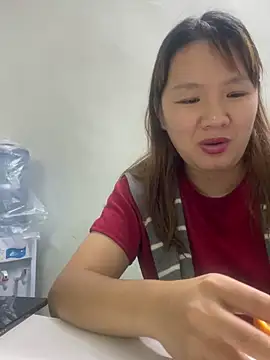 yiyi0316 online show from May 18, 2:43 am