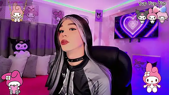 dearAlanaxxx online show from January 10, 9:30 pm