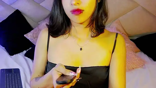 LiilithStonne online show from April 15, 4:24 am