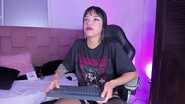 LiilithStonne online show from April 10, 8:42 am