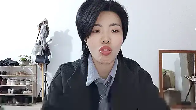 adele8731 online show from December 17, 9:24 am