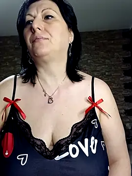 LeillaaX online show from April 4, 8:02 am