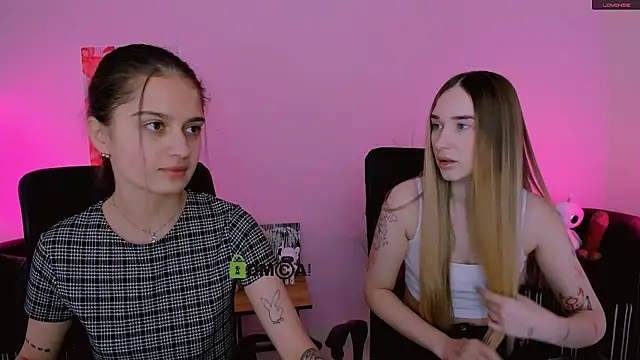  kellykitten  online show from December 14, 9:37 am