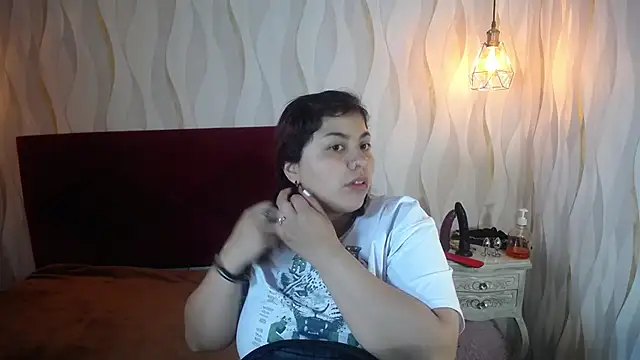 danna garza online show from November 30, 5:44 am