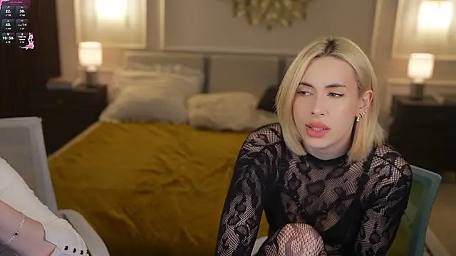 Kara cat online show from March 25, 7:28 pm