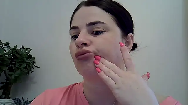Darkroseq online show from August 4, 4:57 pm
