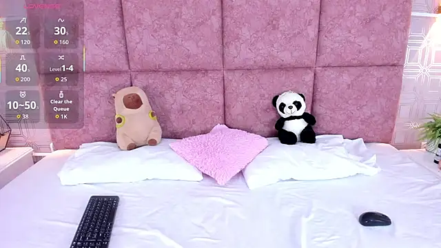 NathalieRoss1 online show from February 18, 6:01 am