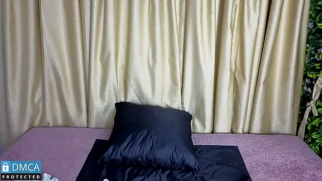 ahsly Zam online show from February 12, 4:03 am