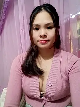 quynhquynh  online show from February 5, 3:31 am