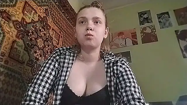 KikiBang online show from April 27, 8:33 am